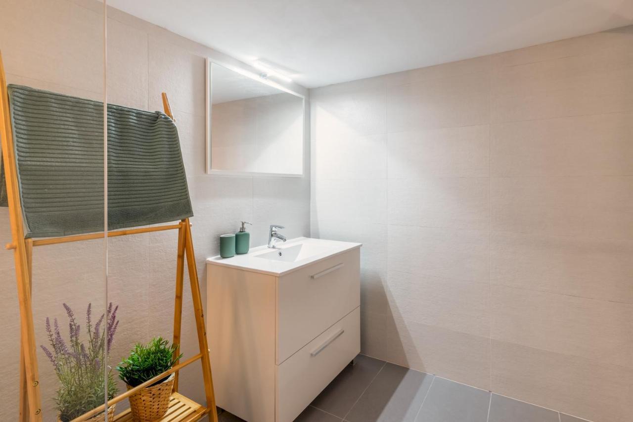 1 Bedroom 1 Bathroom Furnished - Lavapies - Duplex Madrid Bagian luar foto